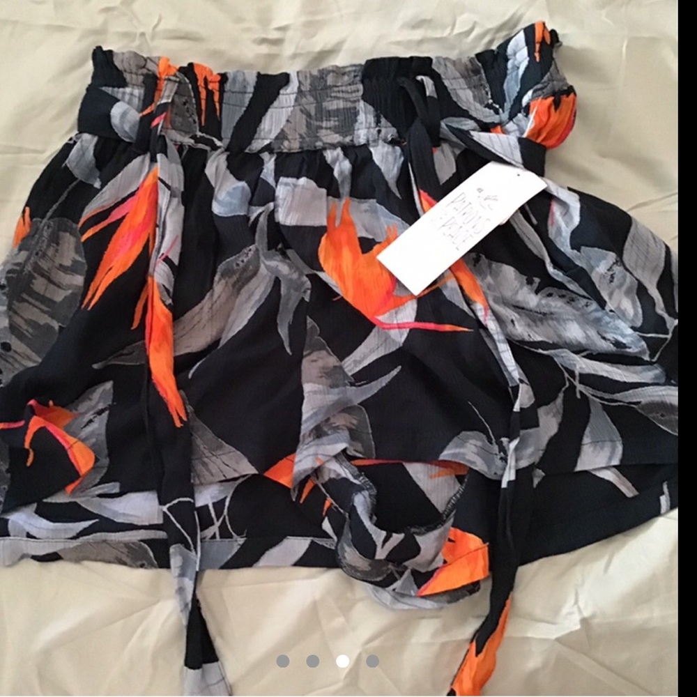 Floral Shorts - Picture 3 of 4